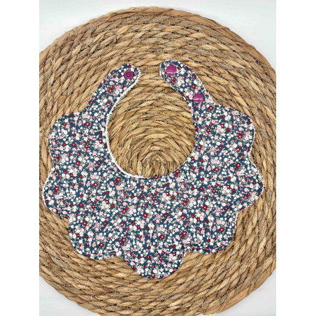 Bavoir fleurs Liberty  bleu